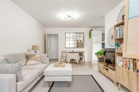 1 bedroom flat for sale, Radipole Road, London SW6