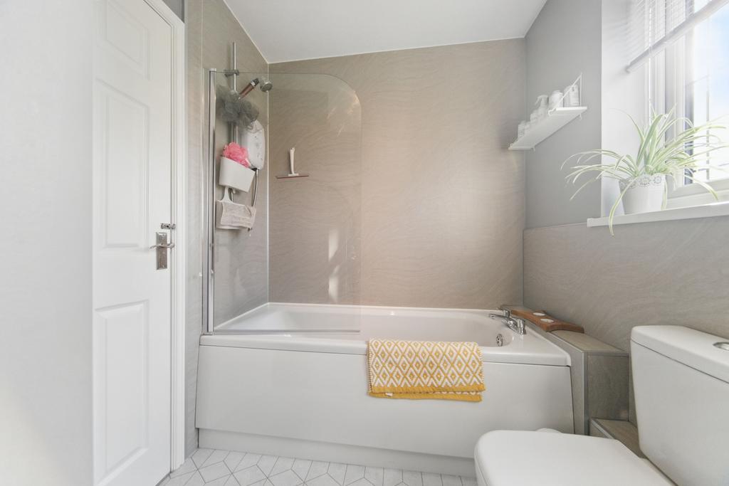 Springfield Court-Bathroom