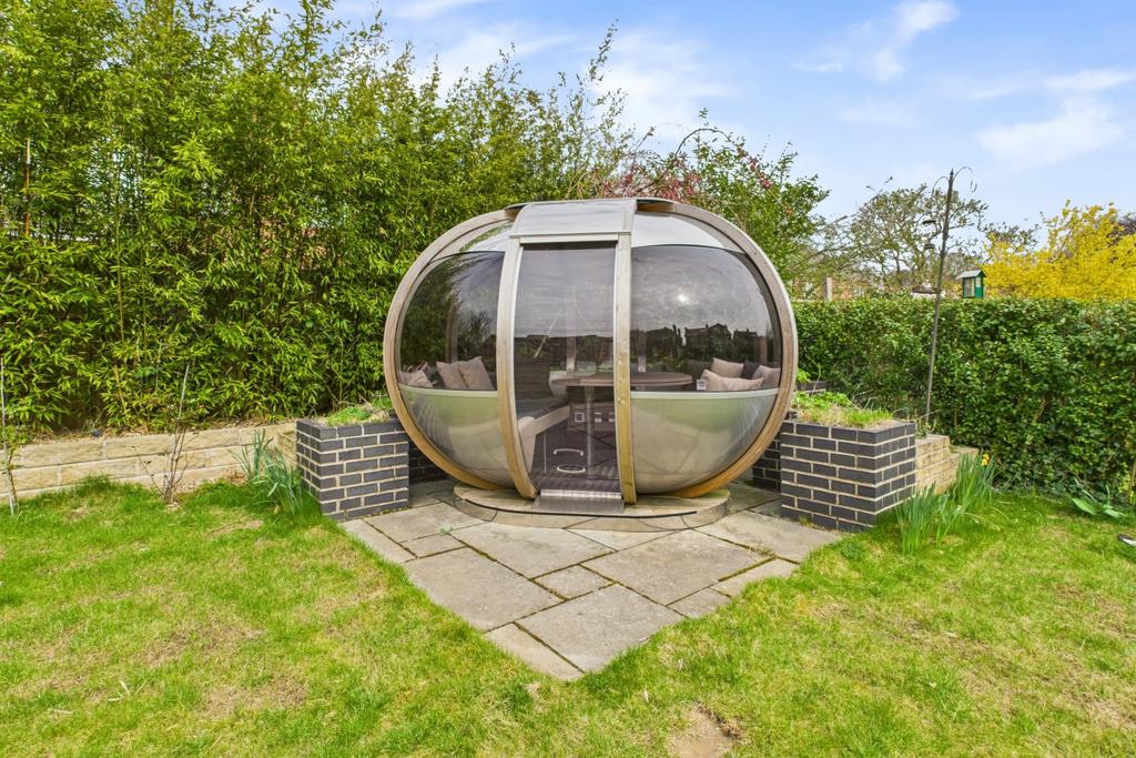 Garden Pod