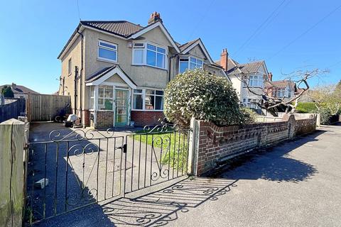 15 Cedar Avenue, Southampton, SO15 5GX