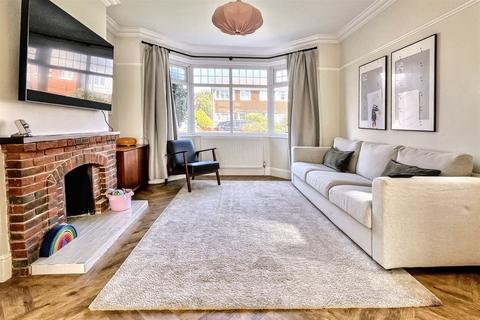 15 Cedar Avenue, Southampton, SO15 5GX