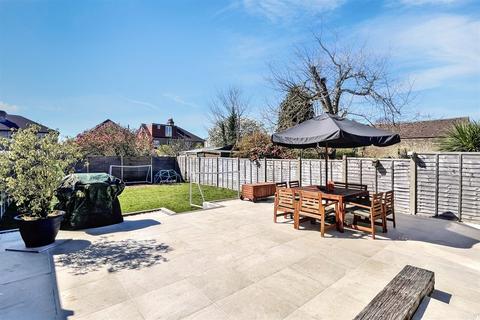 15 Cedar Avenue, Southampton, SO15 5GX