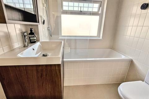 15 Cedar Avenue, Southampton, SO15 5GX