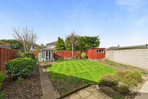 3 bedroom detached house for sale, Jordan Avenue, Stretton DE13