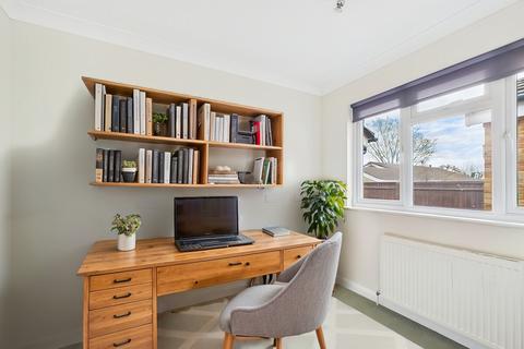 11 Barnabas Road, Leighton Buzzard, LU7 2QG