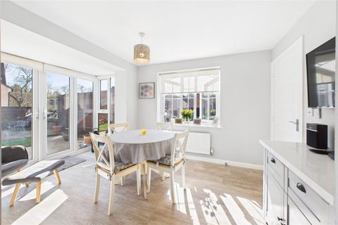 33 Ashurst Way, East Grinstead, RH19 3GJ