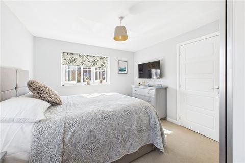 33 Ashurst Way, East Grinstead, RH19 3GJ