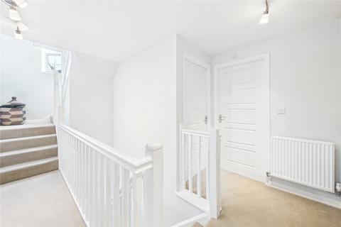 33 Ashurst Way, East Grinstead, RH19 3GJ