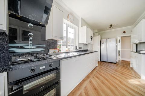 15 Midfield Avenue, Bexleyheath, DA7 6LY