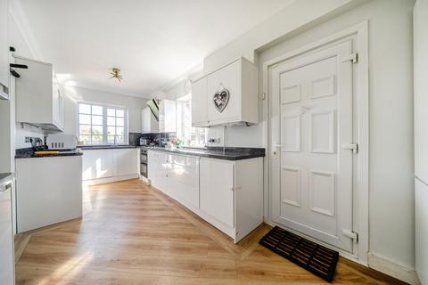 15 Midfield Avenue, Bexleyheath, DA7 6LY