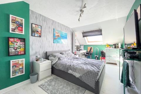 60 Beacon Drive, Bean, Dartford, DA2 8BG