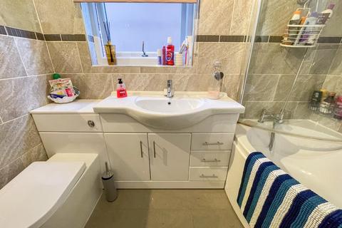 60 Beacon Drive, Bean, Dartford, DA2 8BG