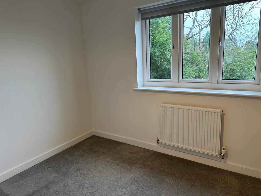 Bedroom 1a.jpg