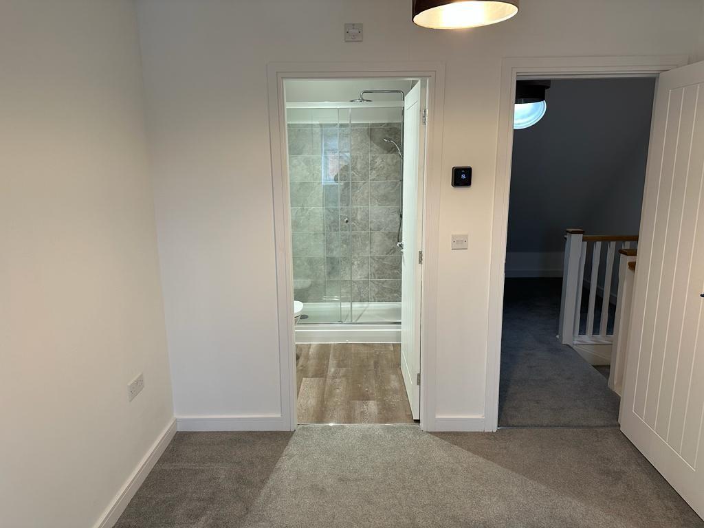 Bedroom 3 ens suite.jpg