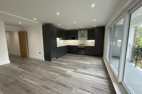 1 bedroom apartment for sale, Queens Park Road, Caterham, Surrey