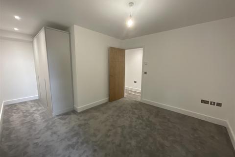 1 bedroom apartment for sale, Queens Park Road, Caterham, Surrey