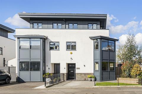 4 bedroom semi-detached house for sale, Hewlett Road, Cheltenham