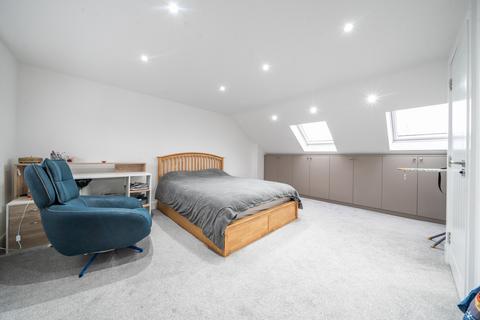 36 Crest Gardens, Ruislip, HA4 9HD