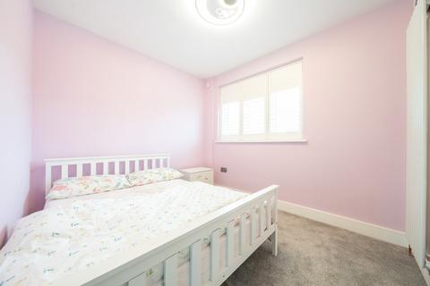 36 Crest Gardens, Ruislip, HA4 9HD
