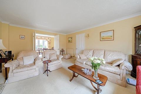 14 Hawthorn Drive, Uppingham, Oakham, LE15 9TA