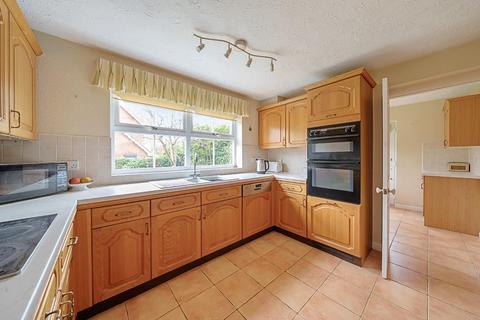 14 Hawthorn Drive, Uppingham, Oakham, LE15 9TA
