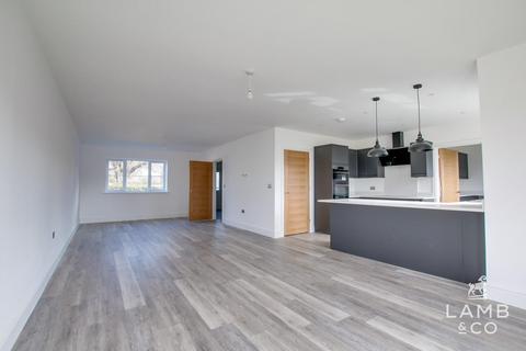 4 bedroom detached house for sale, Heath Road, Tendring CO16