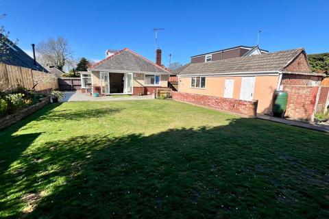 2 bedroom bungalow for sale, The Spinney, Poulton-Le-Fylde FY6