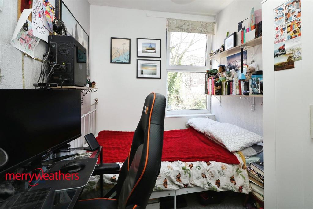 Rear bedroom