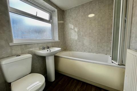 3 bedroom flat to rent, Raby Street, Gateshead