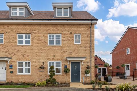 4 bedroom semi-detached house for sale, Brook Gardens, Potton, SG19
