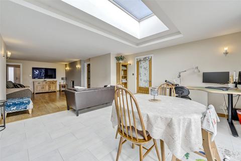 9 Heather Lane, Worthing, BN13 3BU