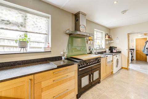 9 Heather Lane, Worthing, BN13 3BU