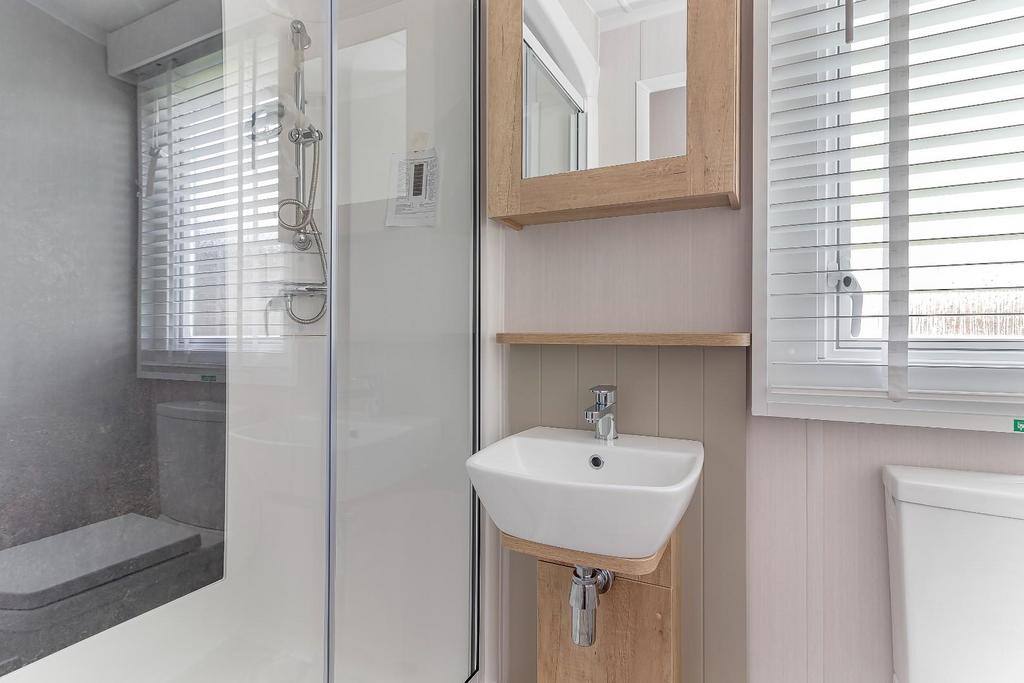 Shower Room.jpg