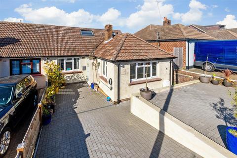 11 Coutts Avenue, Shorne, Gravesend, DA12 3HJ