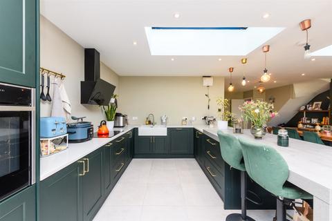 11 Coutts Avenue, Shorne, Gravesend, DA12 3HJ