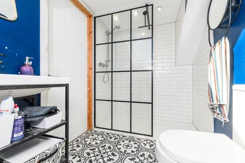 11 Coutts Avenue, Shorne, Gravesend, DA12 3HJ
