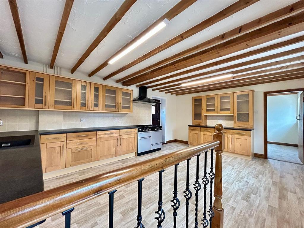 New kitchen 1.jpg
