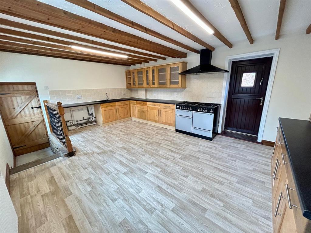 Kitchen new.jpg
