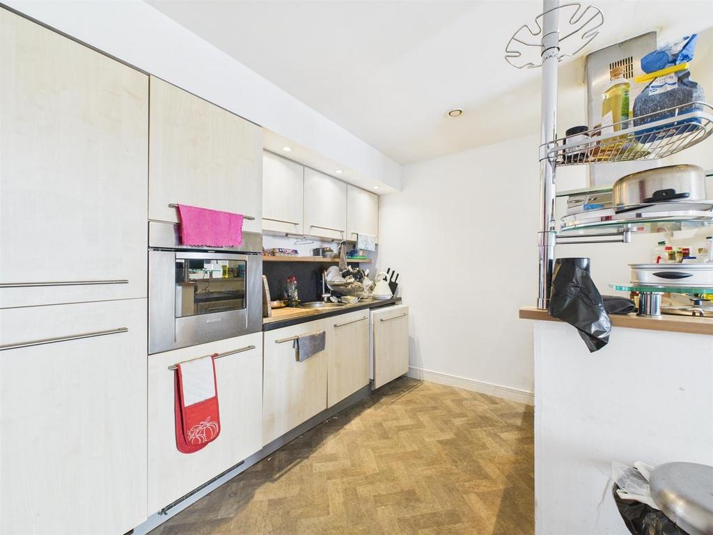 Kitchen 3.jpg