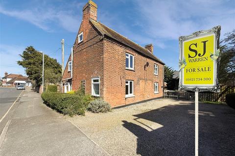 2 bedroom semi-detached house for sale, Belvedere Road, Burnham-On-Crouch