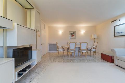 2 bedroom flat to rent, Sheringham, St John's Wood Park, St John's Wood, London, NW8