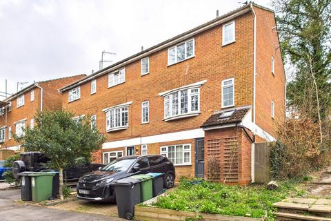 14 Glendale, Hemel Hempstead, HP1 1TG