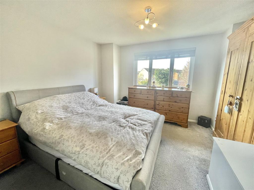 Bedroom 1.jpg