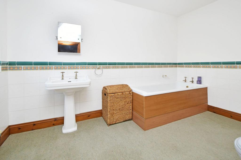 Principal bathroom