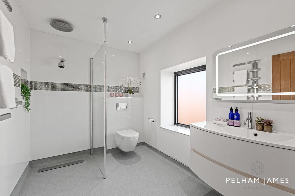 En Suite, St Pega's Granary, Peakirk