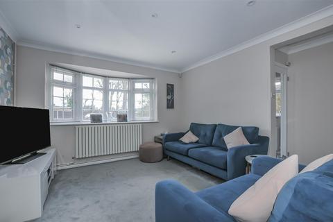 25 Ashridge Drive, Bricket Wood, St Albans, AL2 3SR