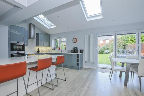 25 Ashridge Drive, Bricket Wood, St Albans, AL2 3SR