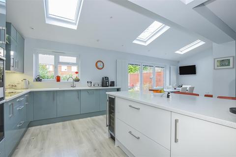 25 Ashridge Drive, Bricket Wood, St Albans, AL2 3SR