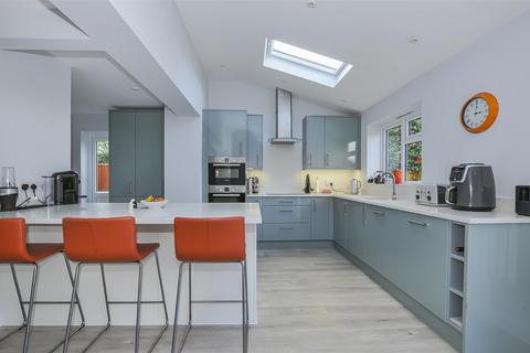 25 Ashridge Drive, Bricket Wood, St Albans, AL2 3SR