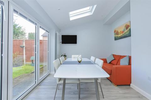 25 Ashridge Drive, Bricket Wood, St Albans, AL2 3SR